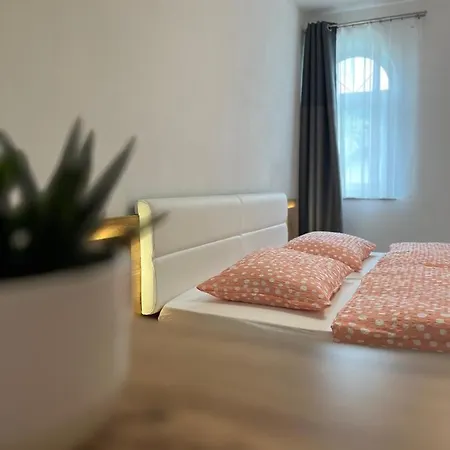 Apartma Kemper *