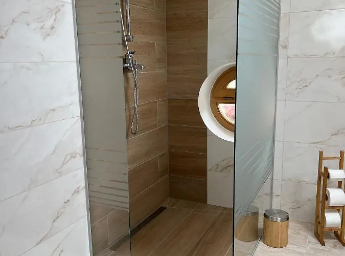 아파트 Apartma Kemper 보베츠